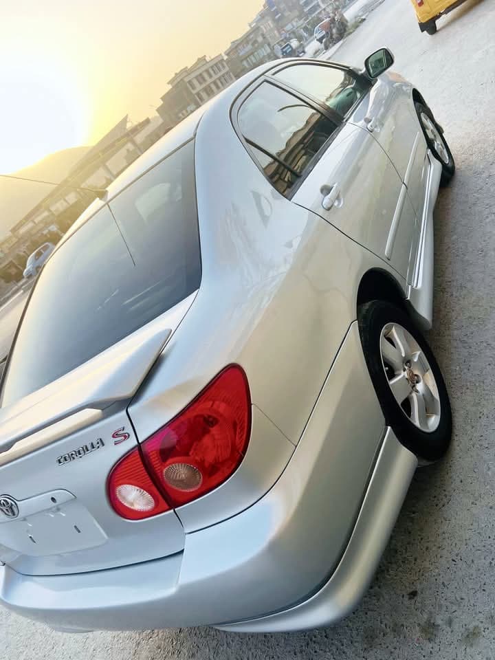 Toyota  Corolla 2005
