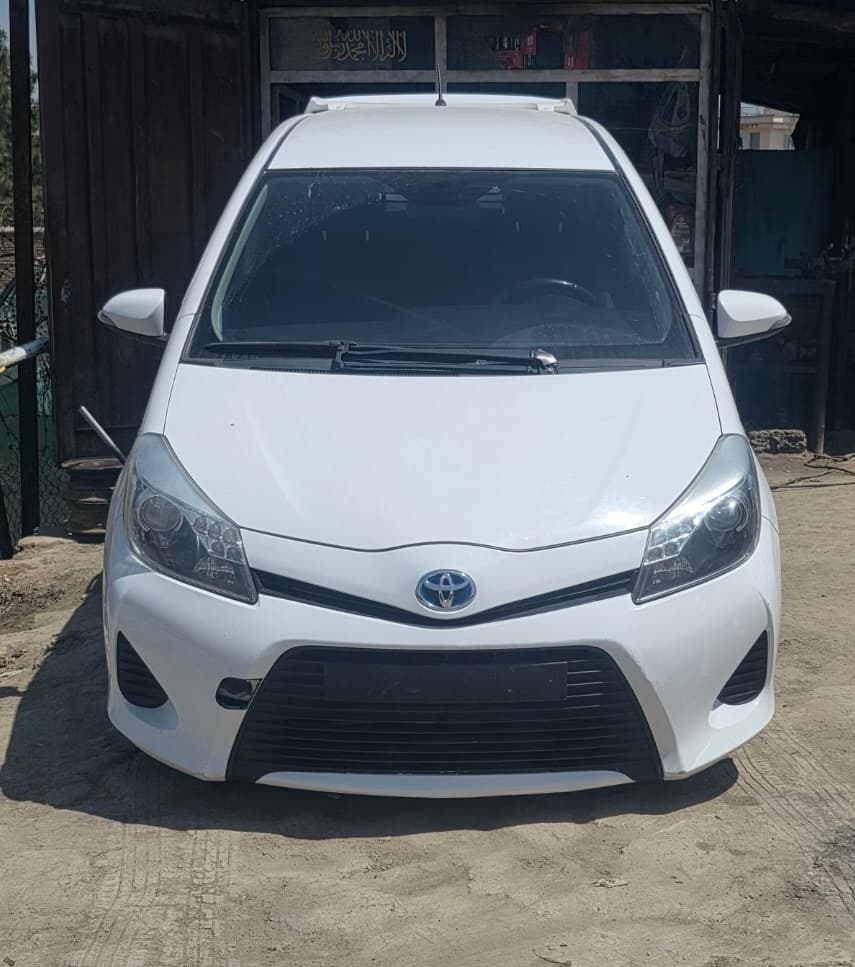 Toyota  Yaris 2014