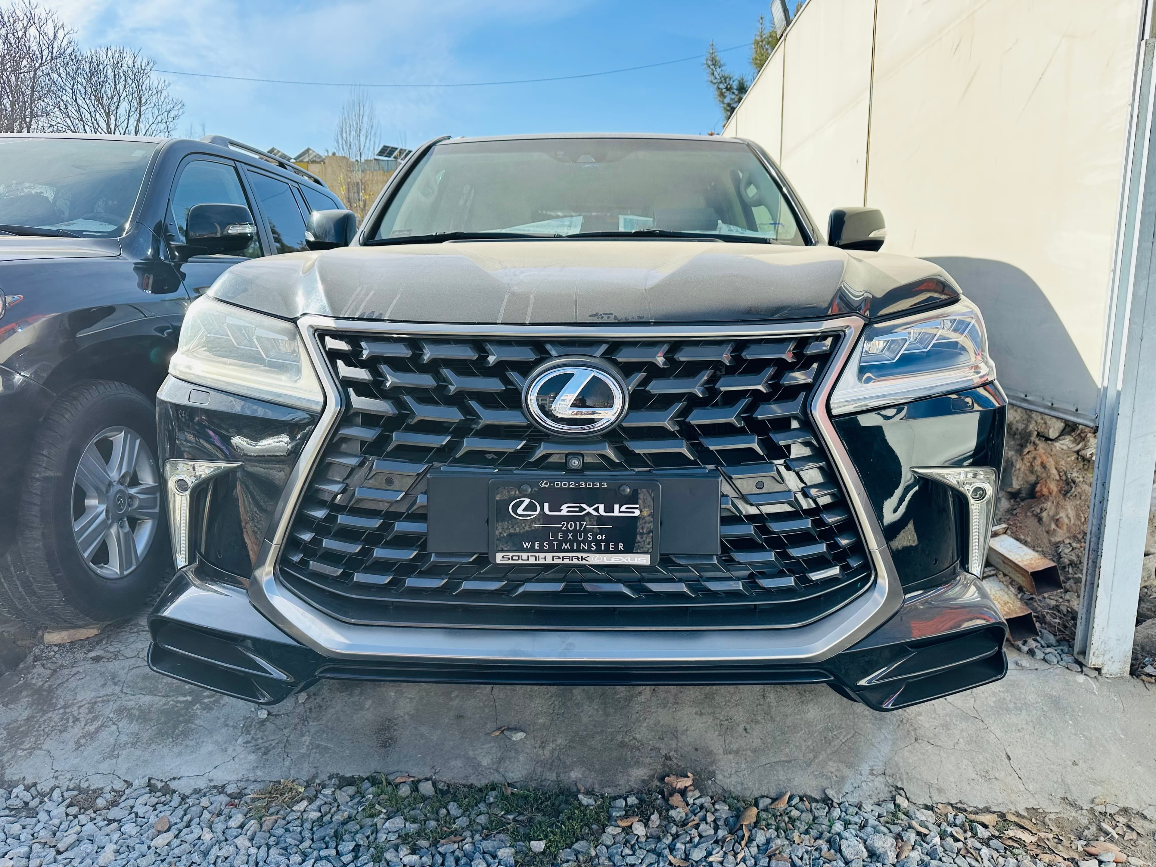 Lexus  LX 2017