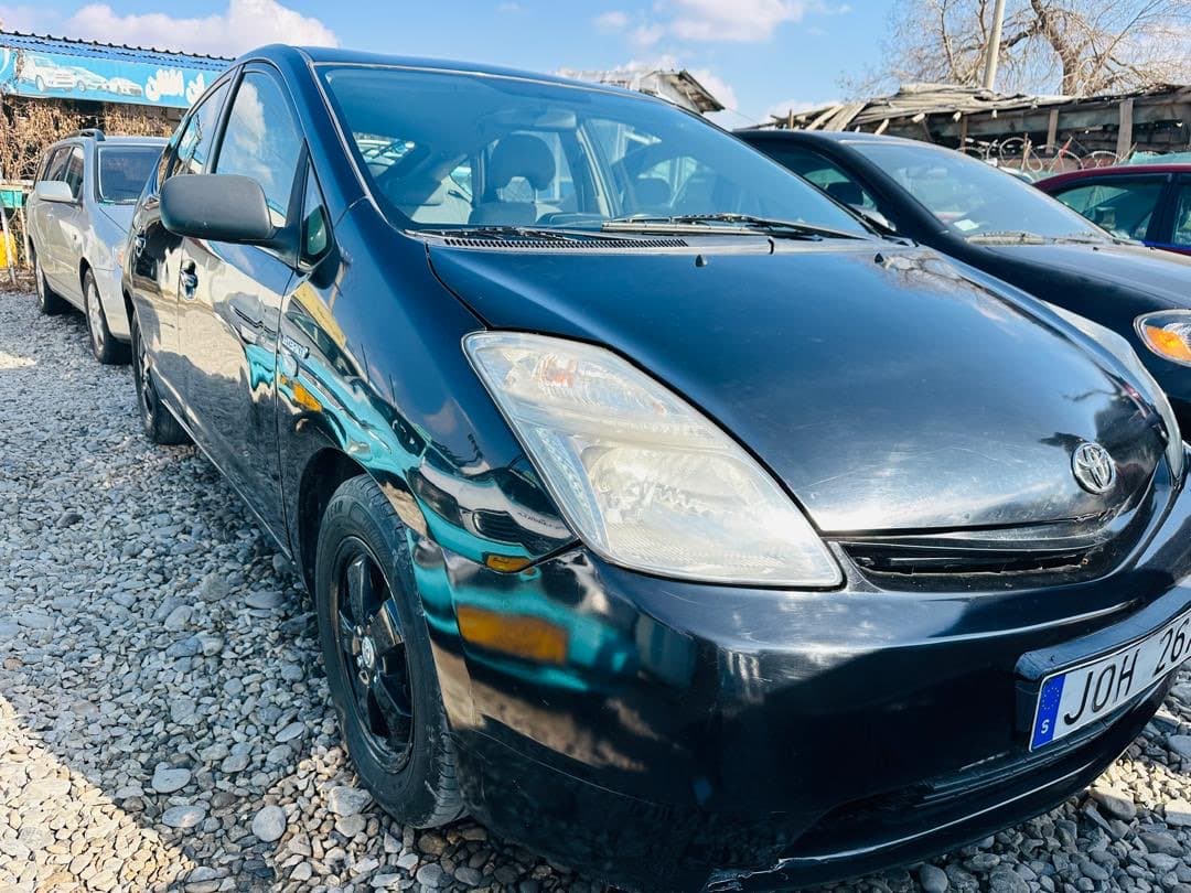Toyota  Prius 2012