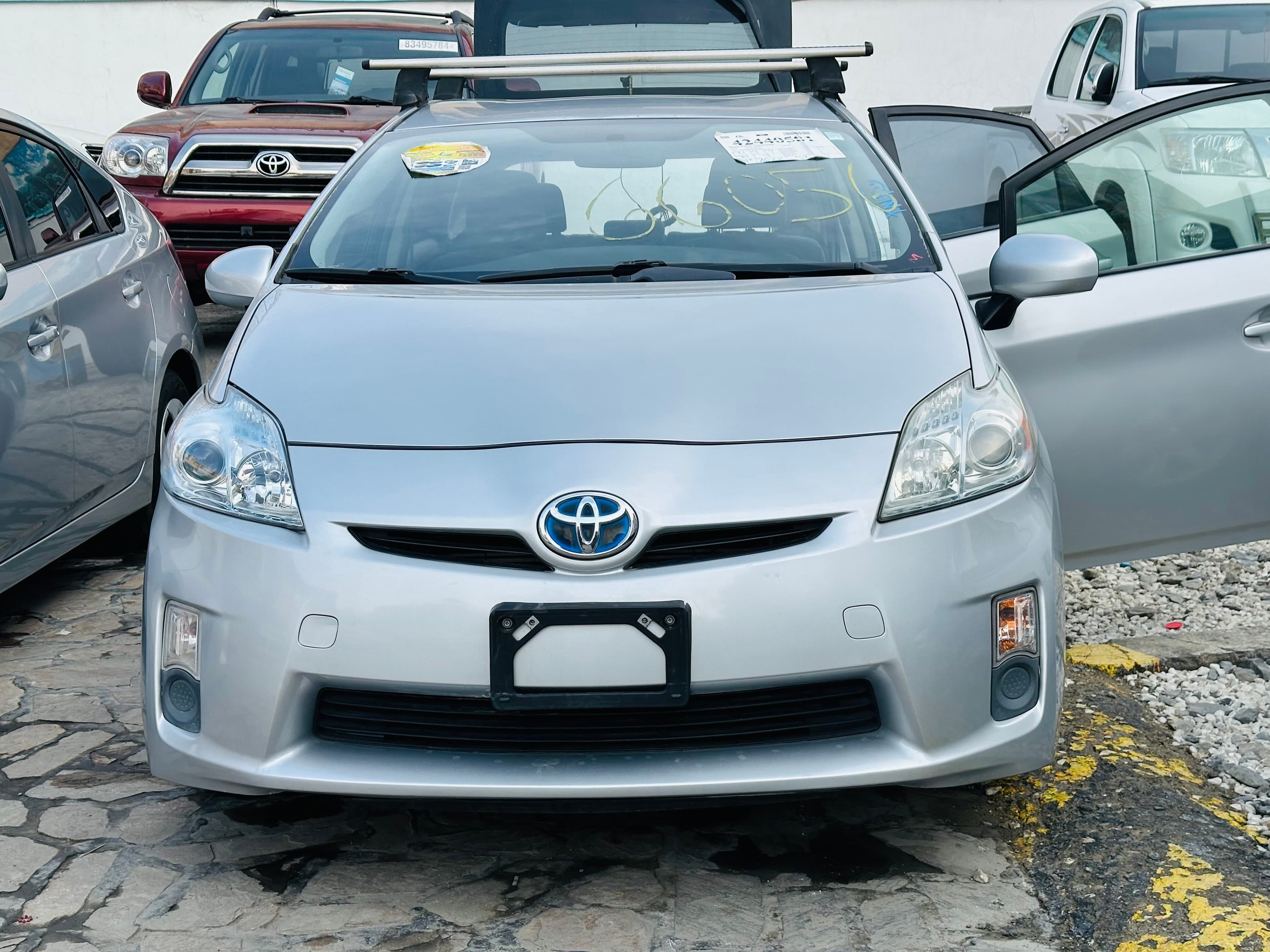Toyota  Prius 2011