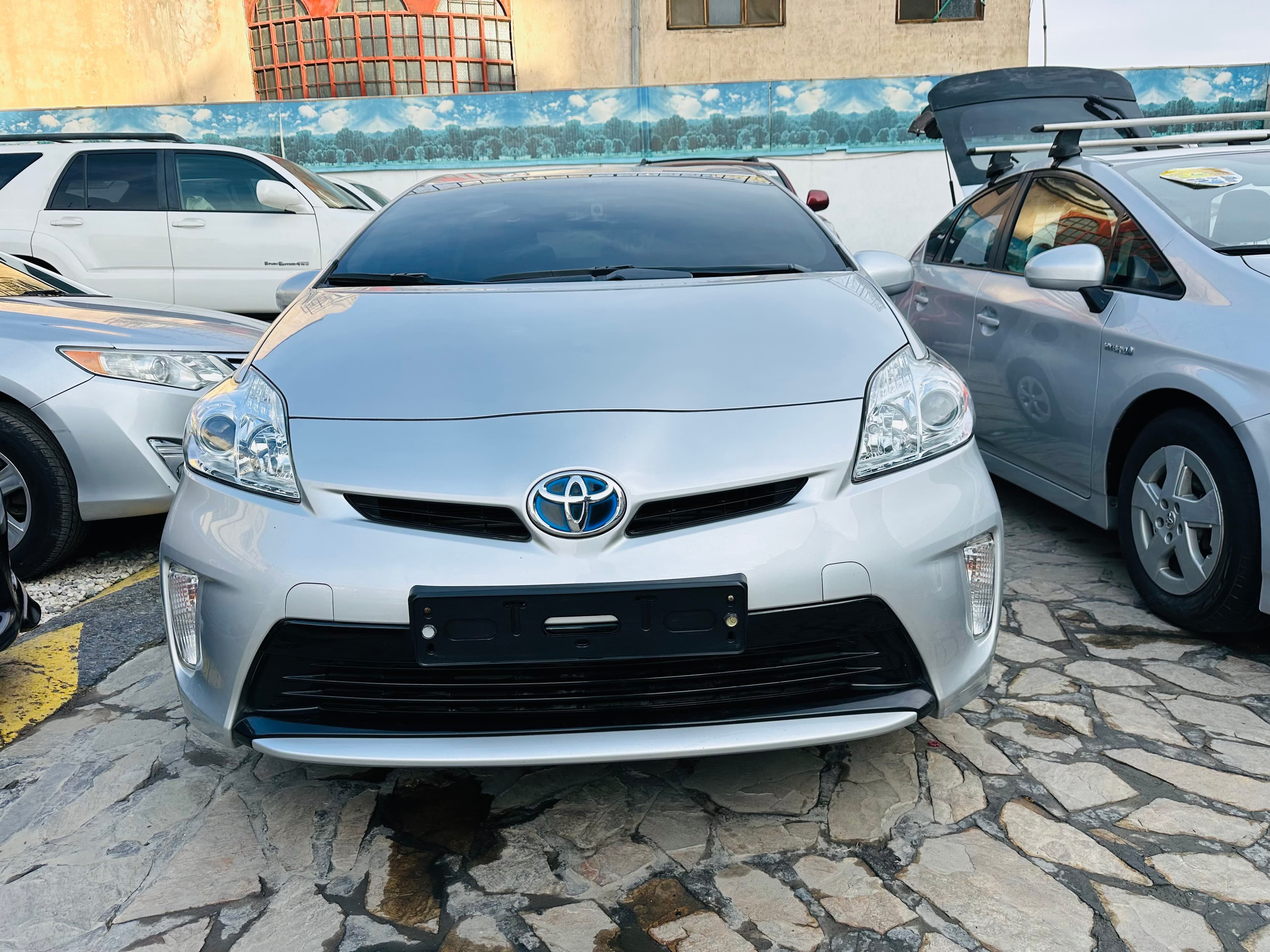 Toyota  Prius 2012
