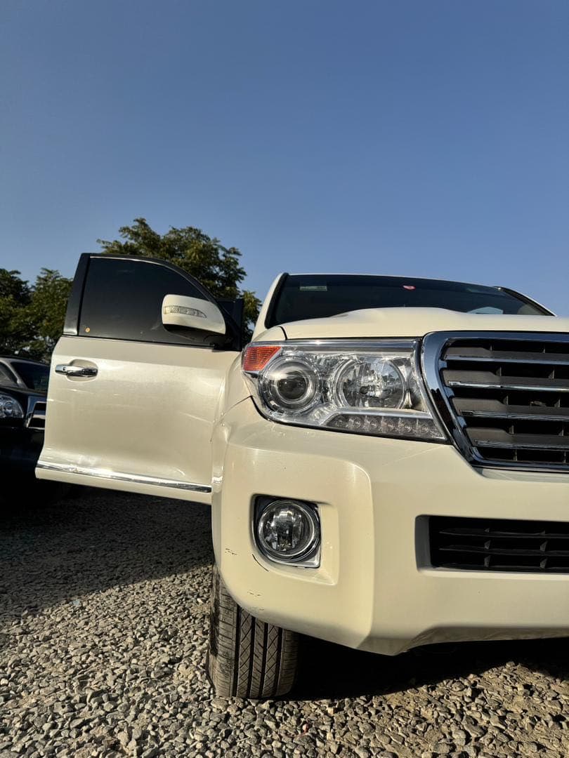 Toyota  Land-Cruiser 2011